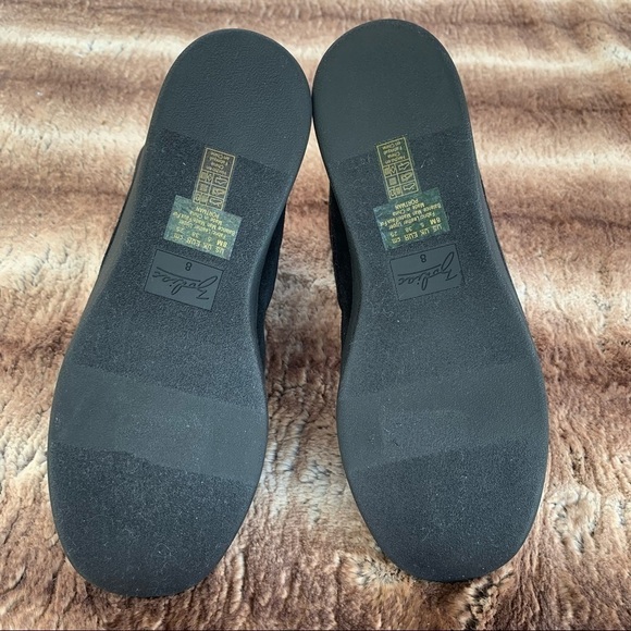 Zodiac Portman Black Water Repellent Quilted Puffer Bootie - Picture 8 of 8